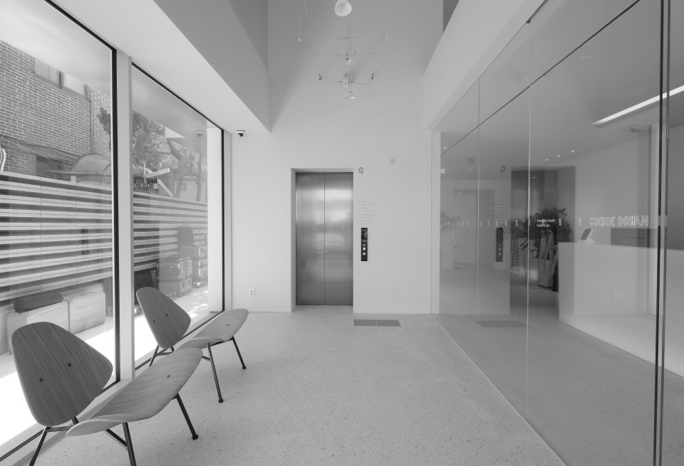 1F RECEPTION & LOUNGE